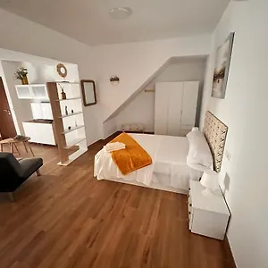 https://apartamentos-el-peligro-5-zaguan.es-andalucia.com